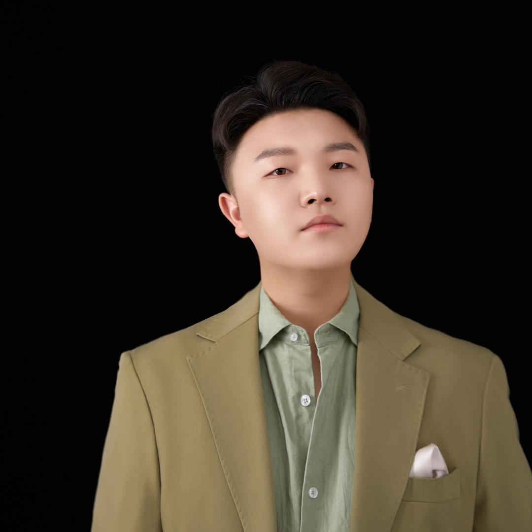 主持 郑昊（声入人心）