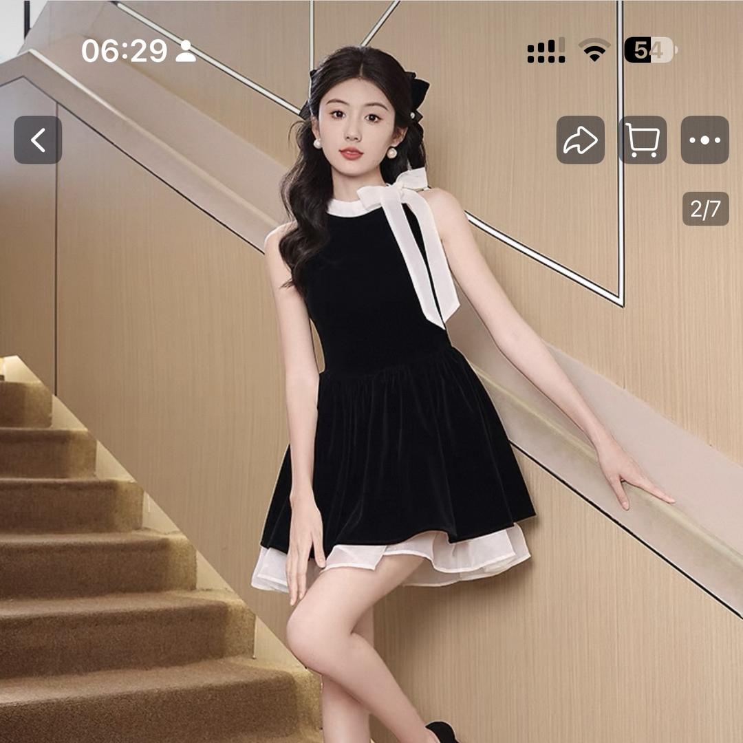 伟英服装商行青青服饰