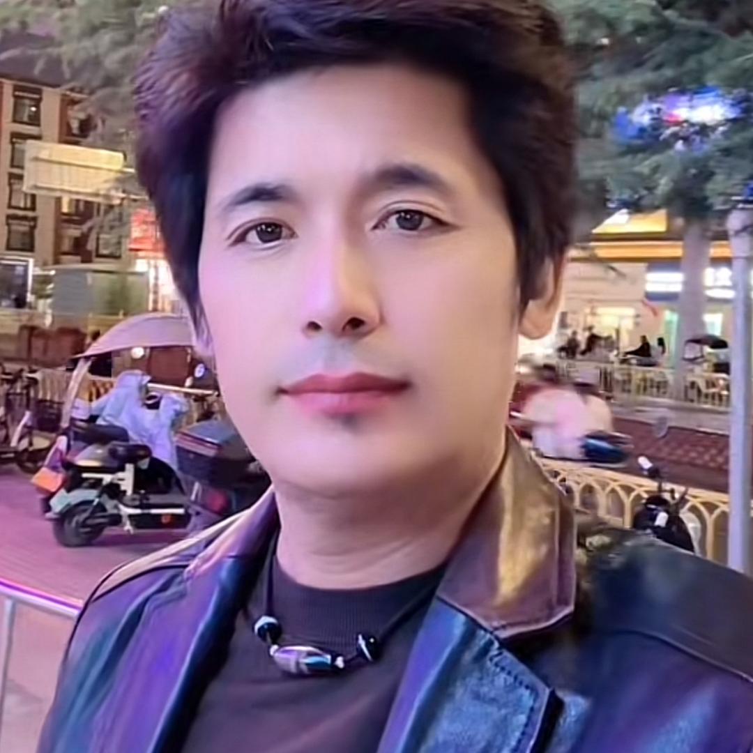 拉孜加布收古老东西