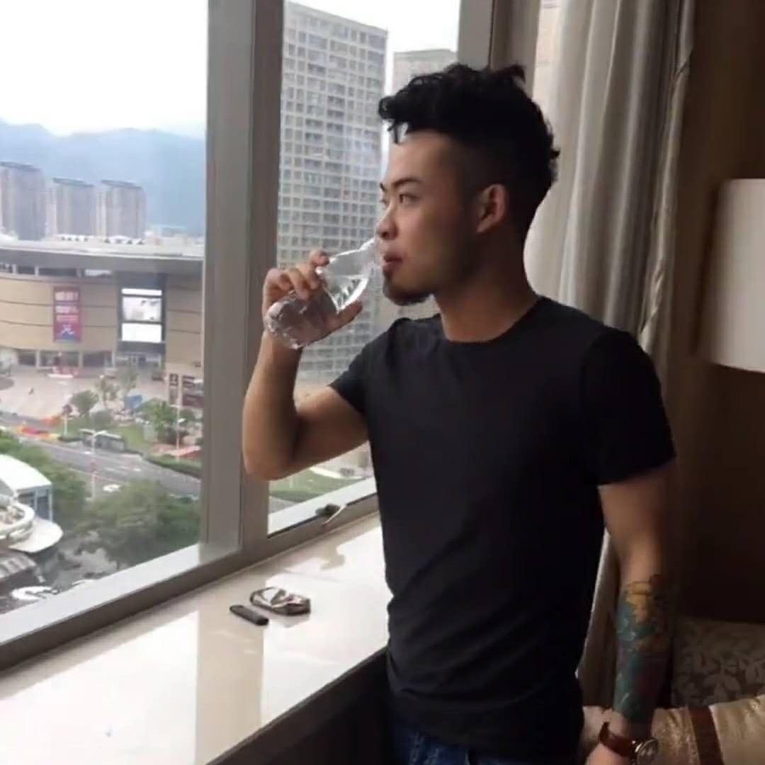 镇雄奥斯卡酒吧东二哥