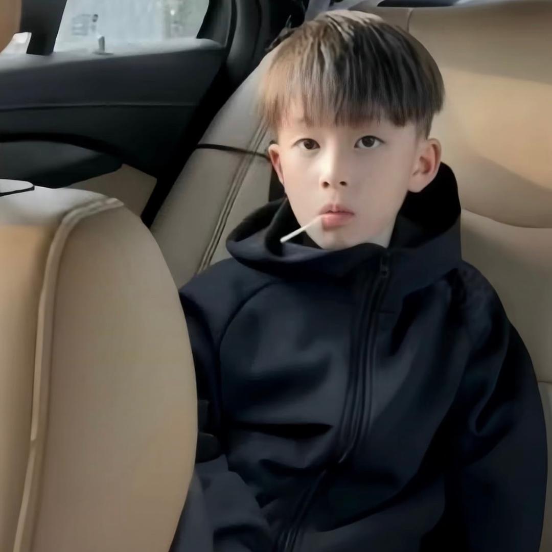 打小就是哥￴￴ ￴￴ ￴￴ ￴￴ ￴