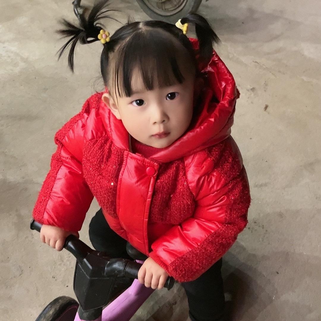 梓依小朋友童装店