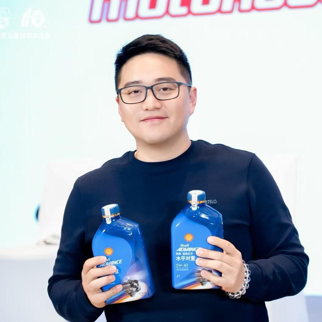 破壳的椰子_老周