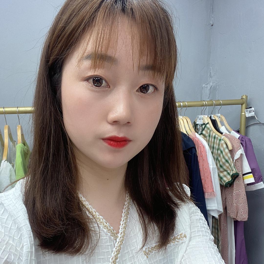 妍妍家衣橱直播间