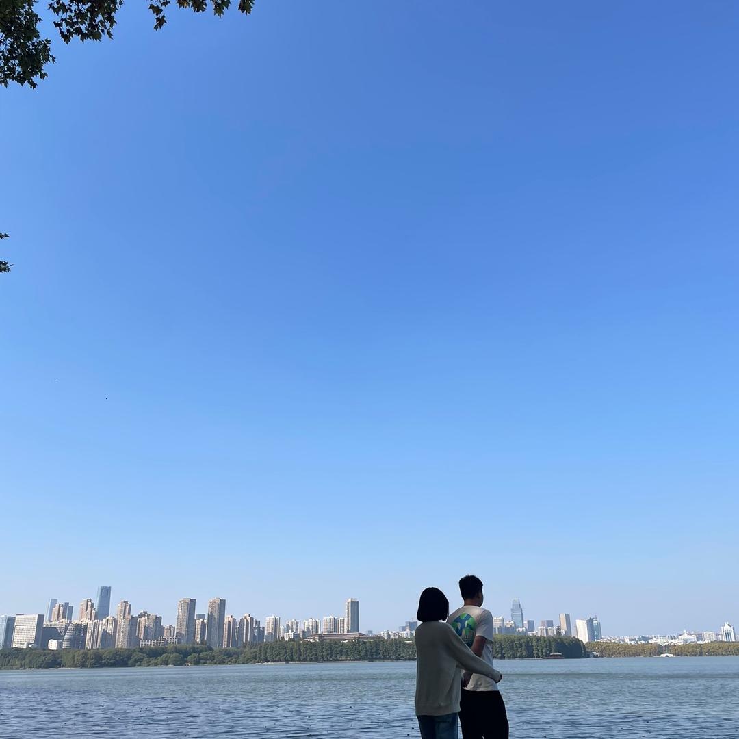 小魏很哇塞