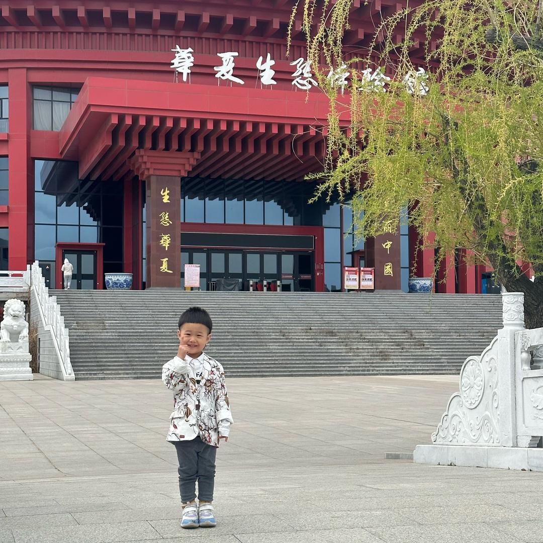 小河水流淌
