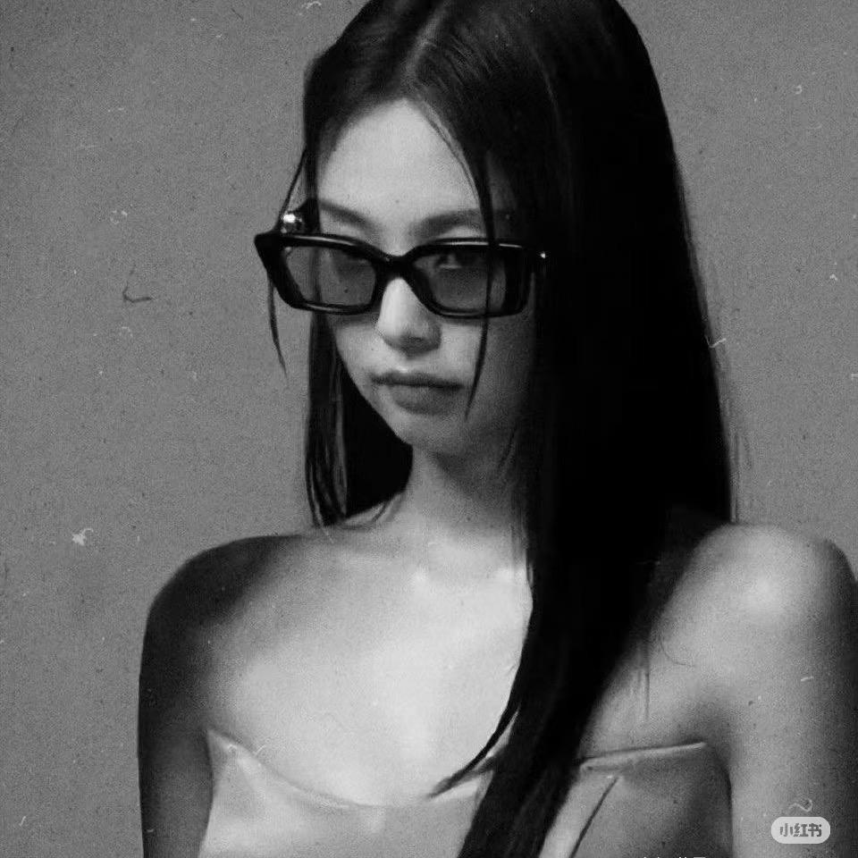 临颍薇拉化妆师文文～