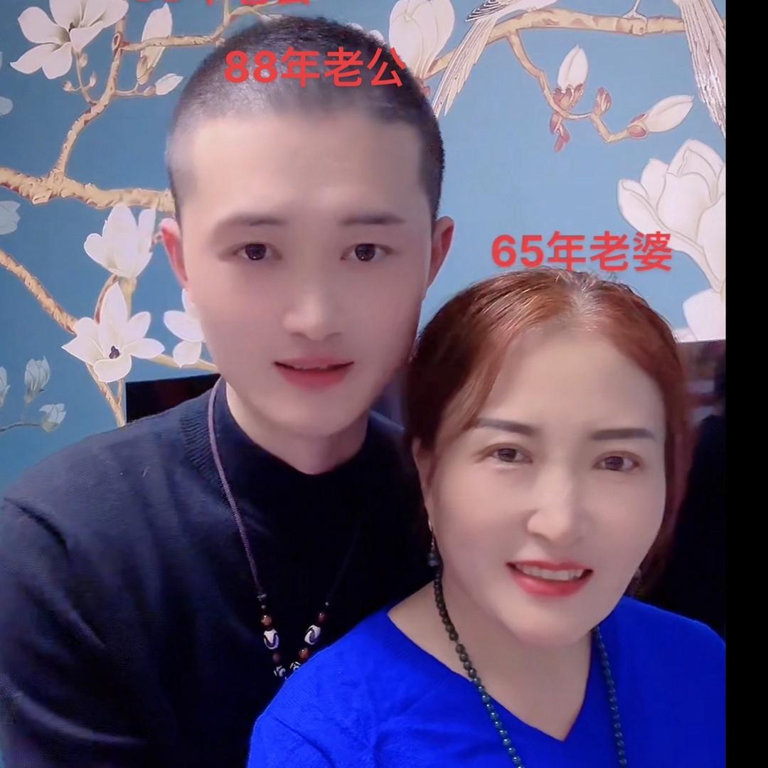 李总和大23岁的老婆