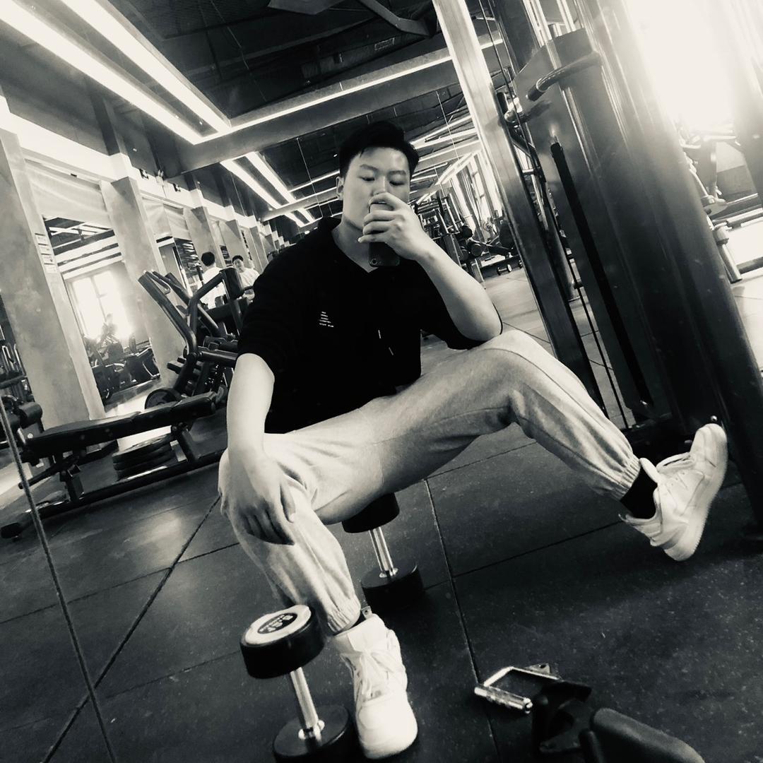 G+plus游泳健身谢经理