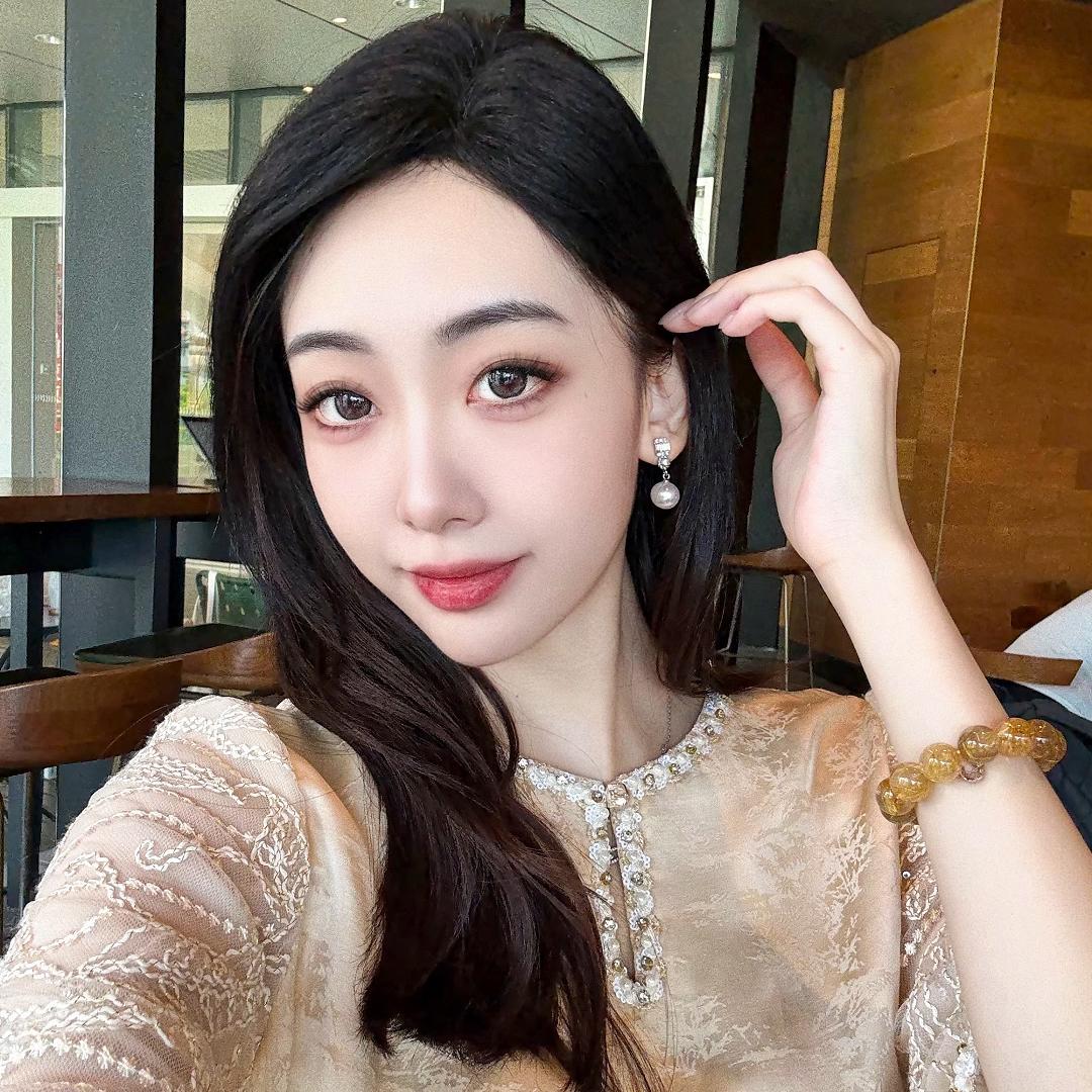 Qiqi女装studio