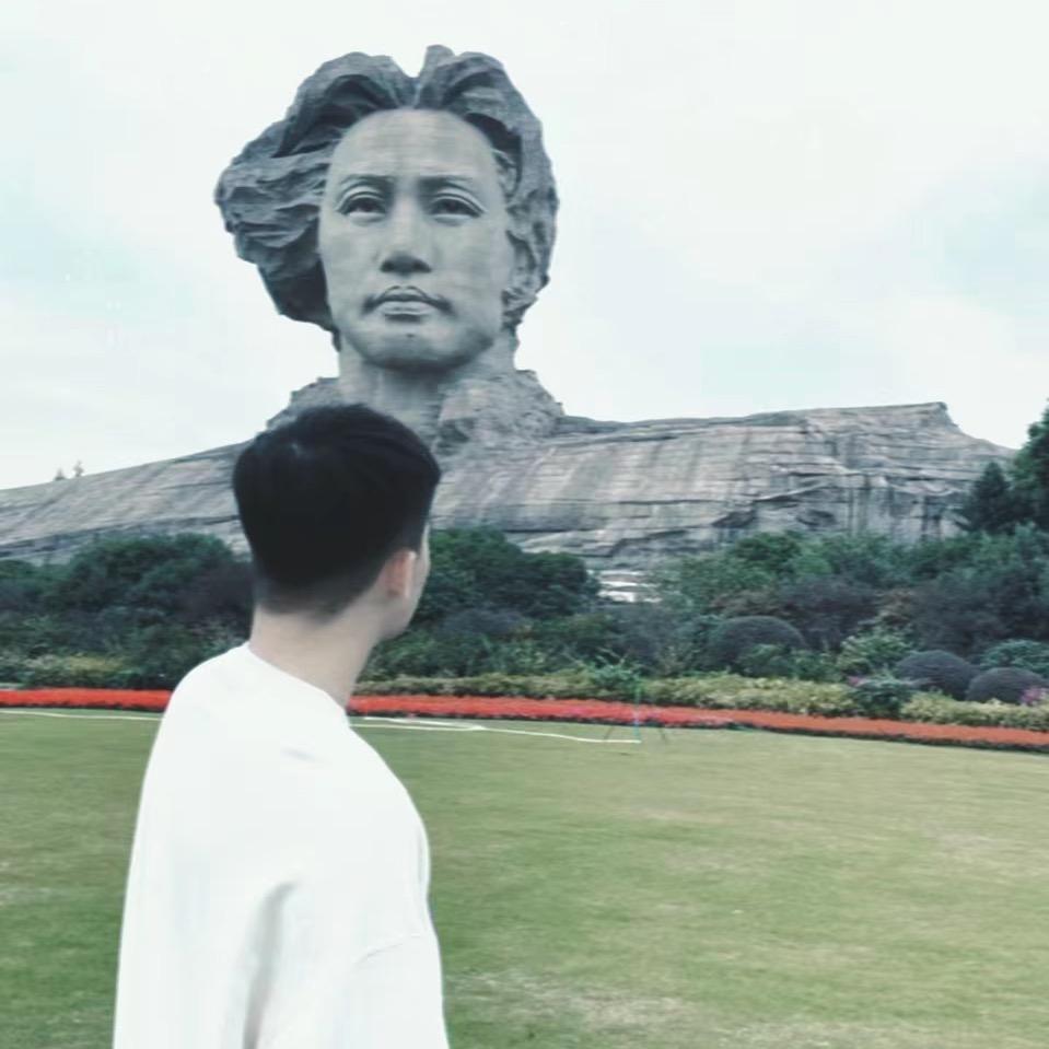 侯钰