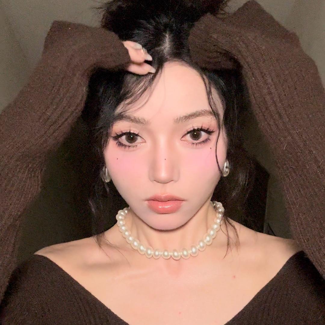 爱画早八妆得高小C