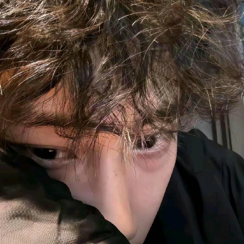 奕见你就笑