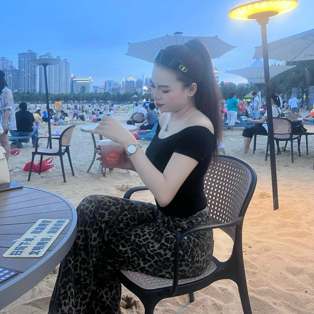 遂溪县大成中学女装