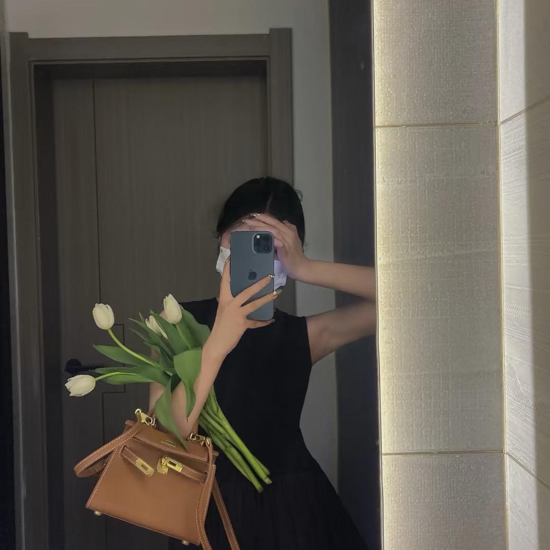 @苗小花🌸