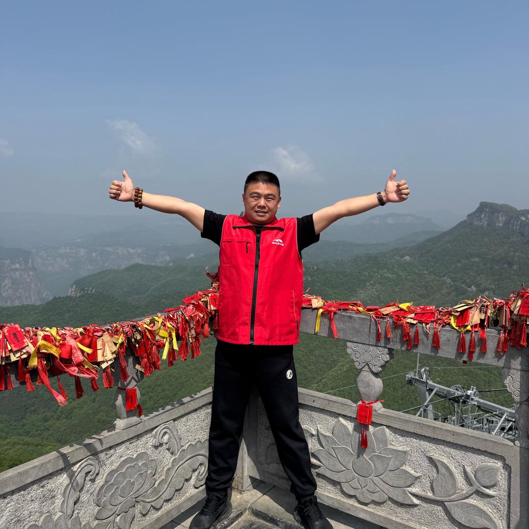 鸿之鼎装饰裴二哥