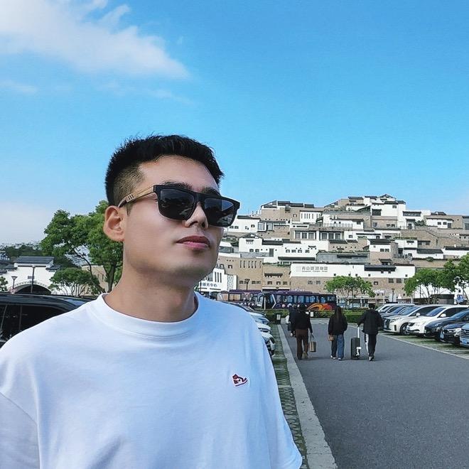 峻源I阿伟看厂