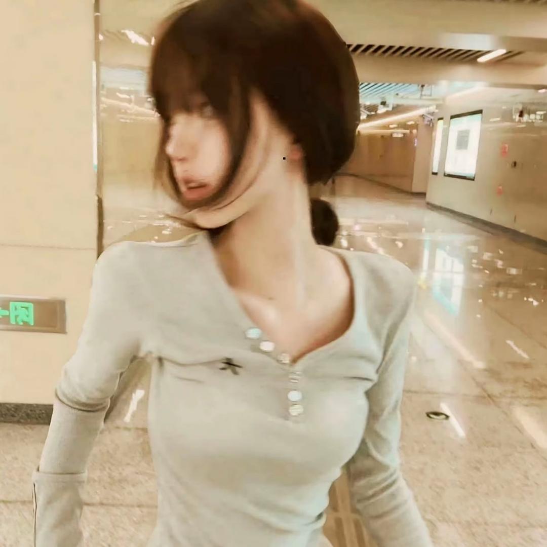 牛爷爷cos性感猫娘勾引隔壁人妻壮壮妈.