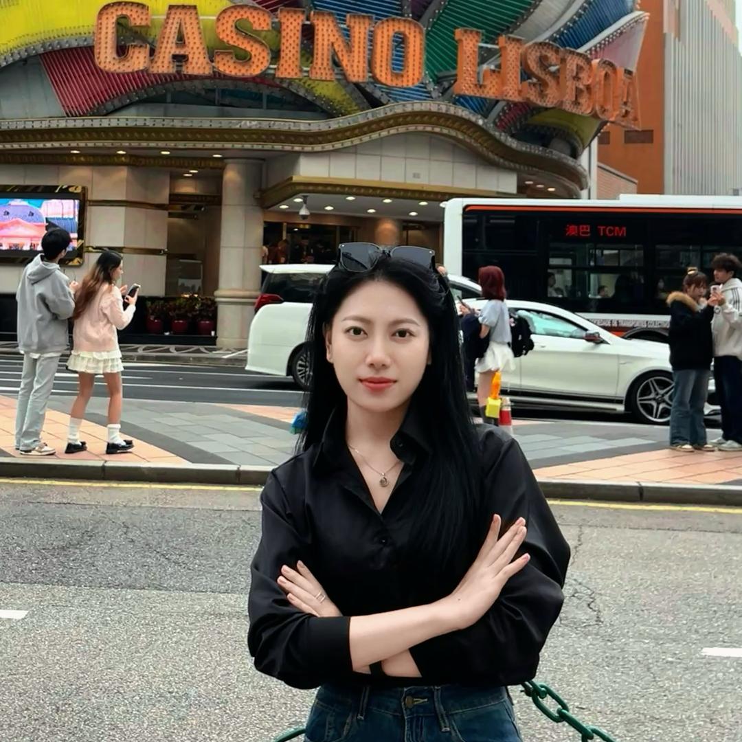 陈陈.