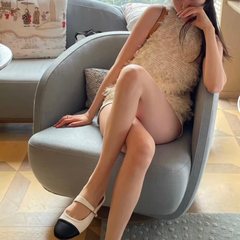 曼妍，