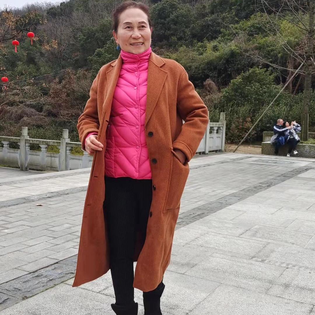 小妹爱心妈