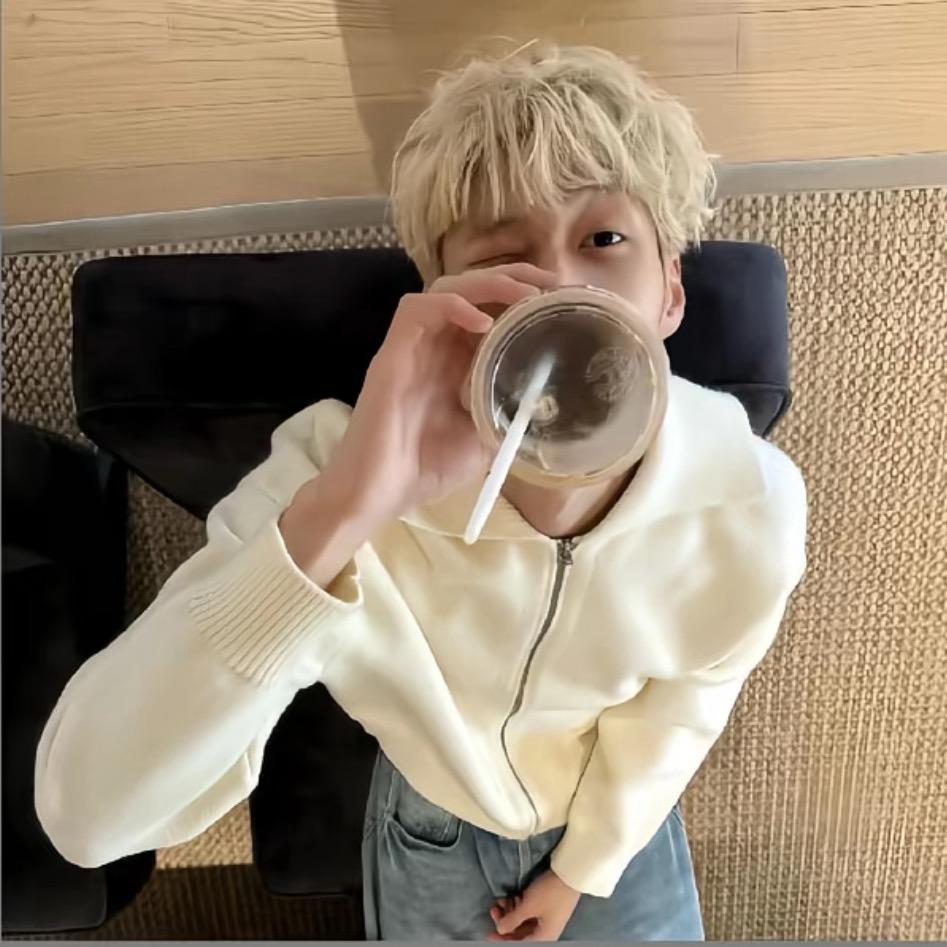 ￴￴￴ ￴￴   ￴ ￴ ￴￴￴