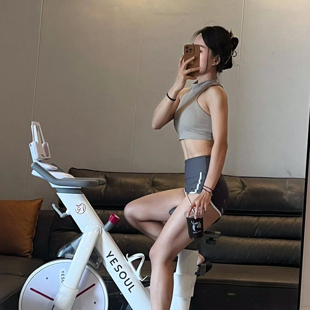 爱自律的小卡