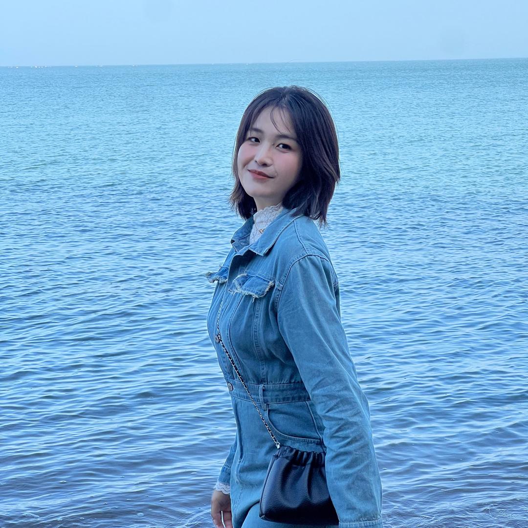 一颗梅子呀~