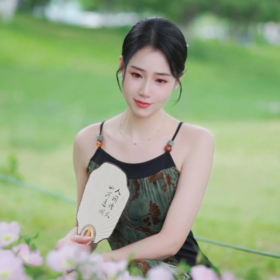蓝小盈🦋