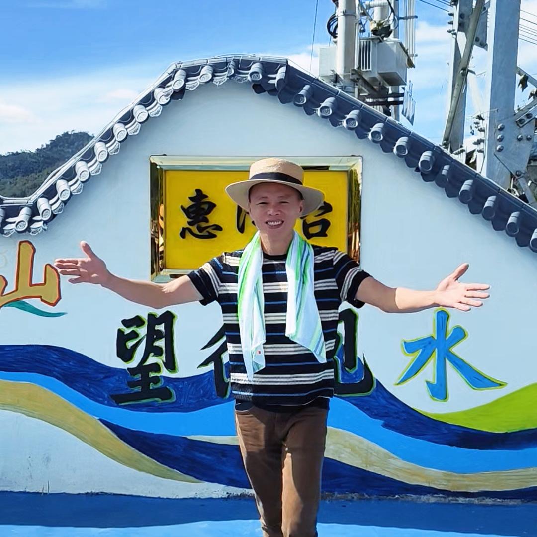 金虎队支书助农