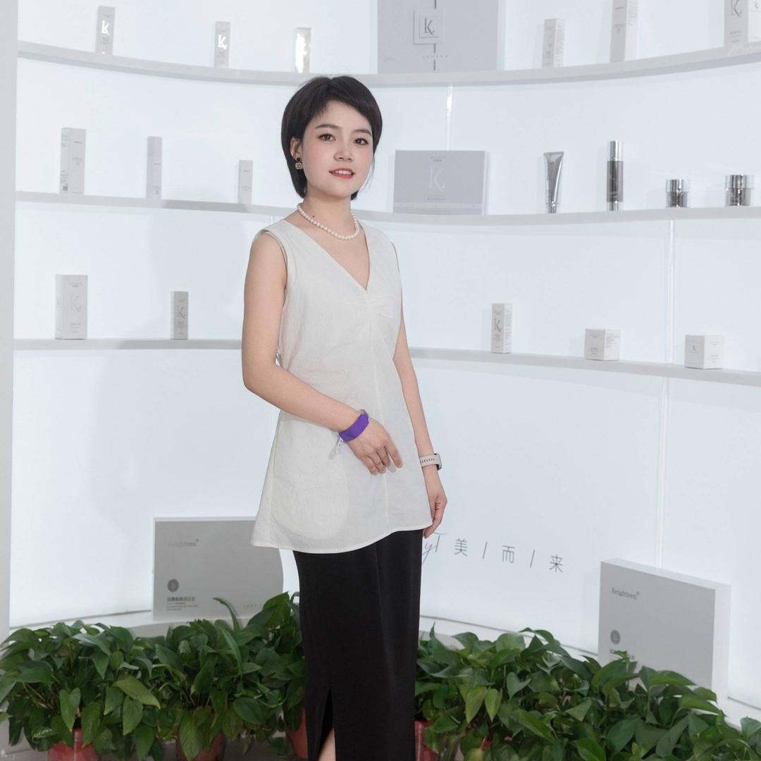 辉县市小雨星容颜美肌中心