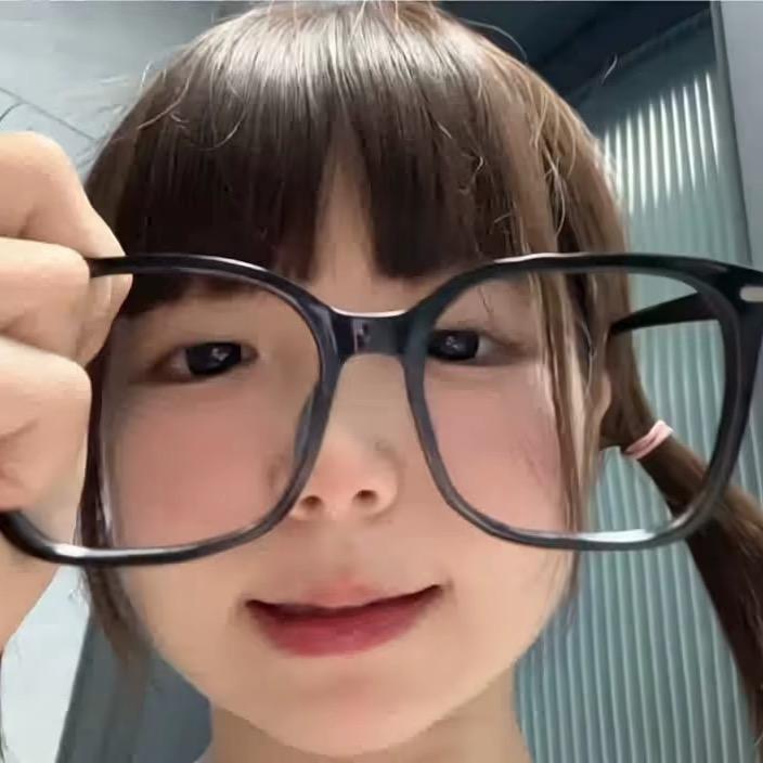 椰椰.