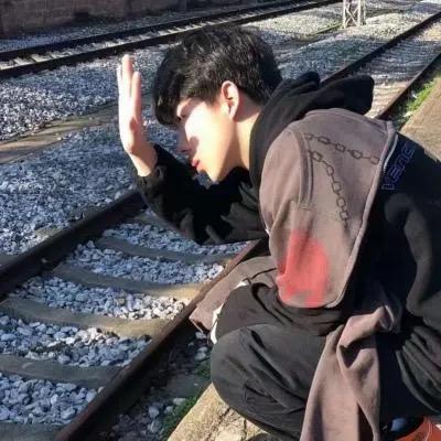 任性少年痞性未改