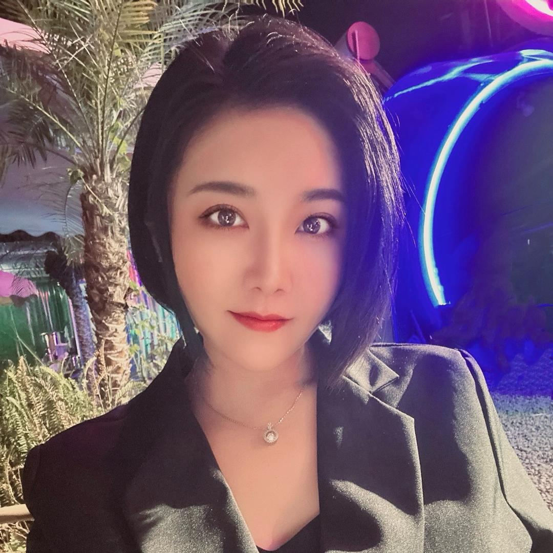 艳 子🌻