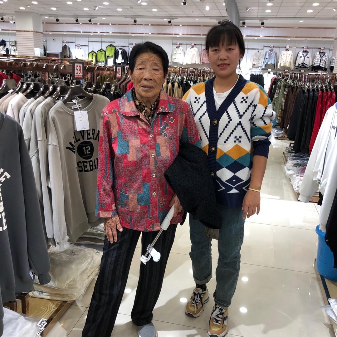 杨奶奶一家人