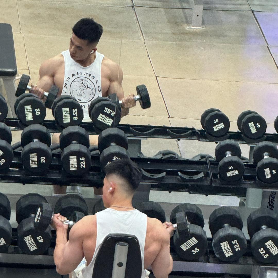 不练腿的黄豁牙
