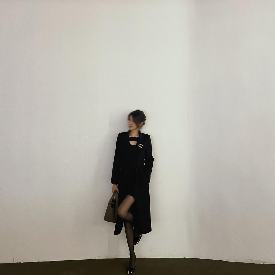 戴戴.