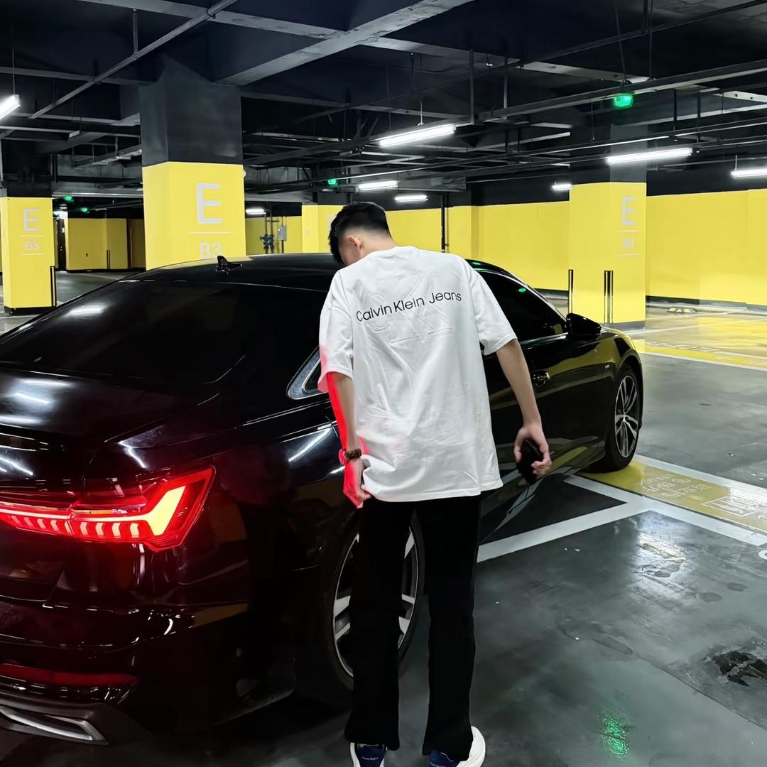 施恩./