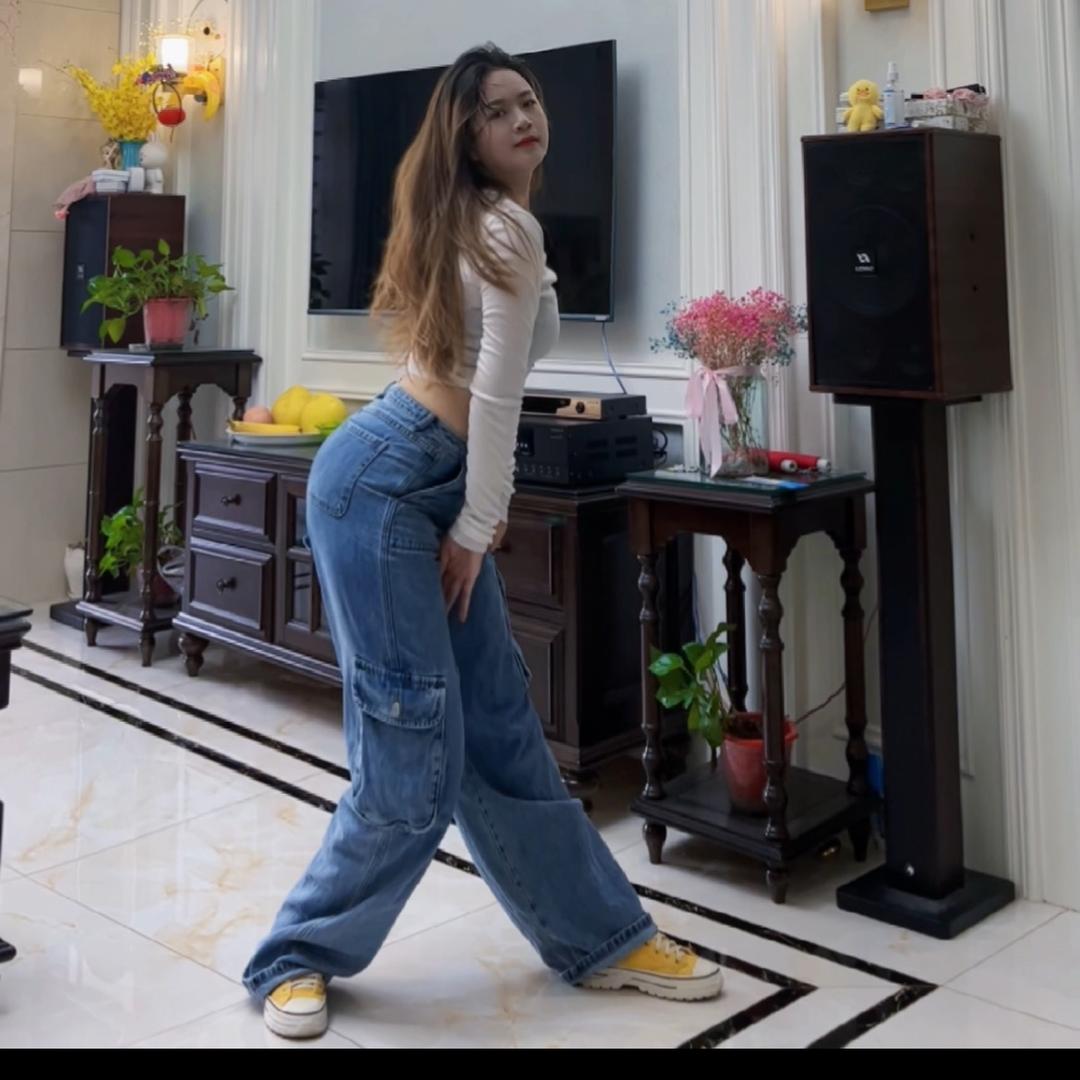 爱跳舞的婧婧