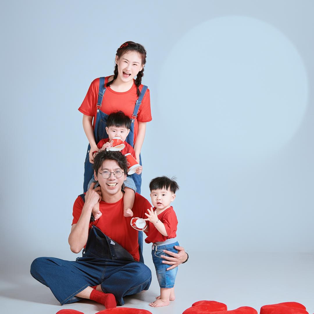 刘百斤带俩娃（双胞胎）