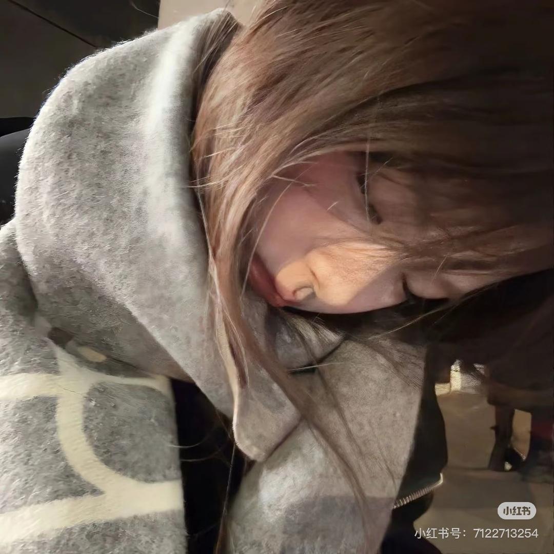 脱鞋给你雯