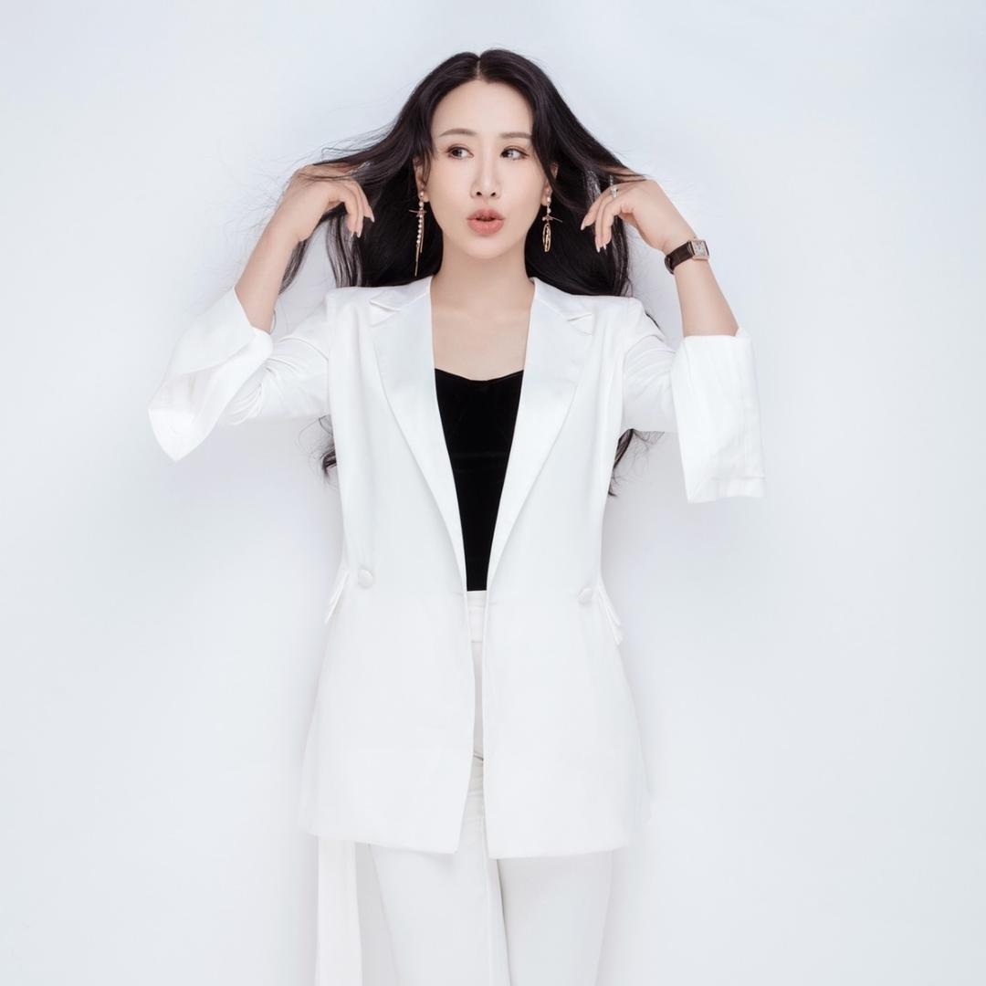 白小姐