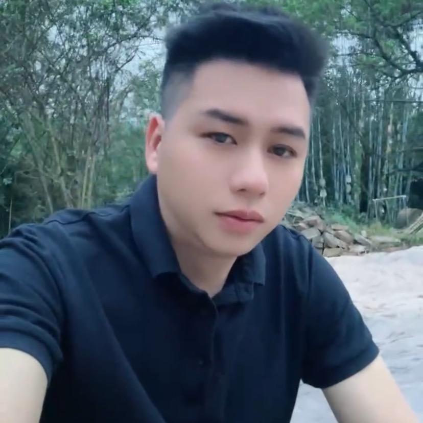 自律   小伙