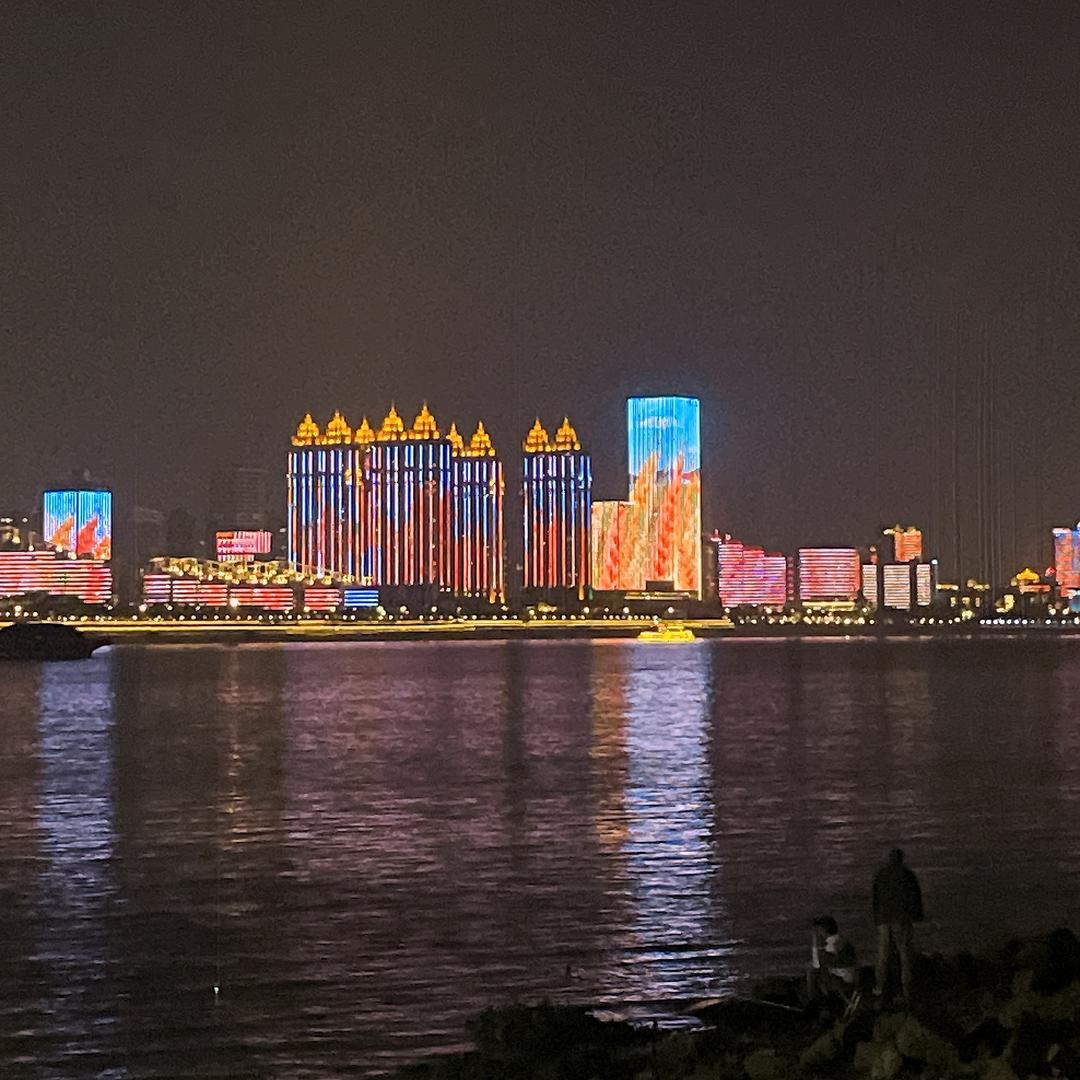 乐乐