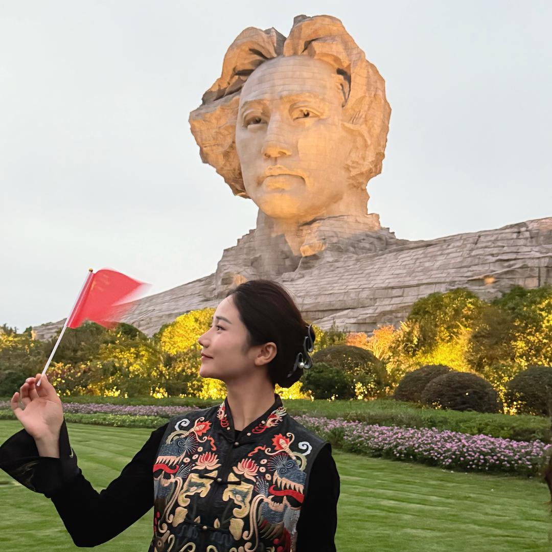 超人老板娘…