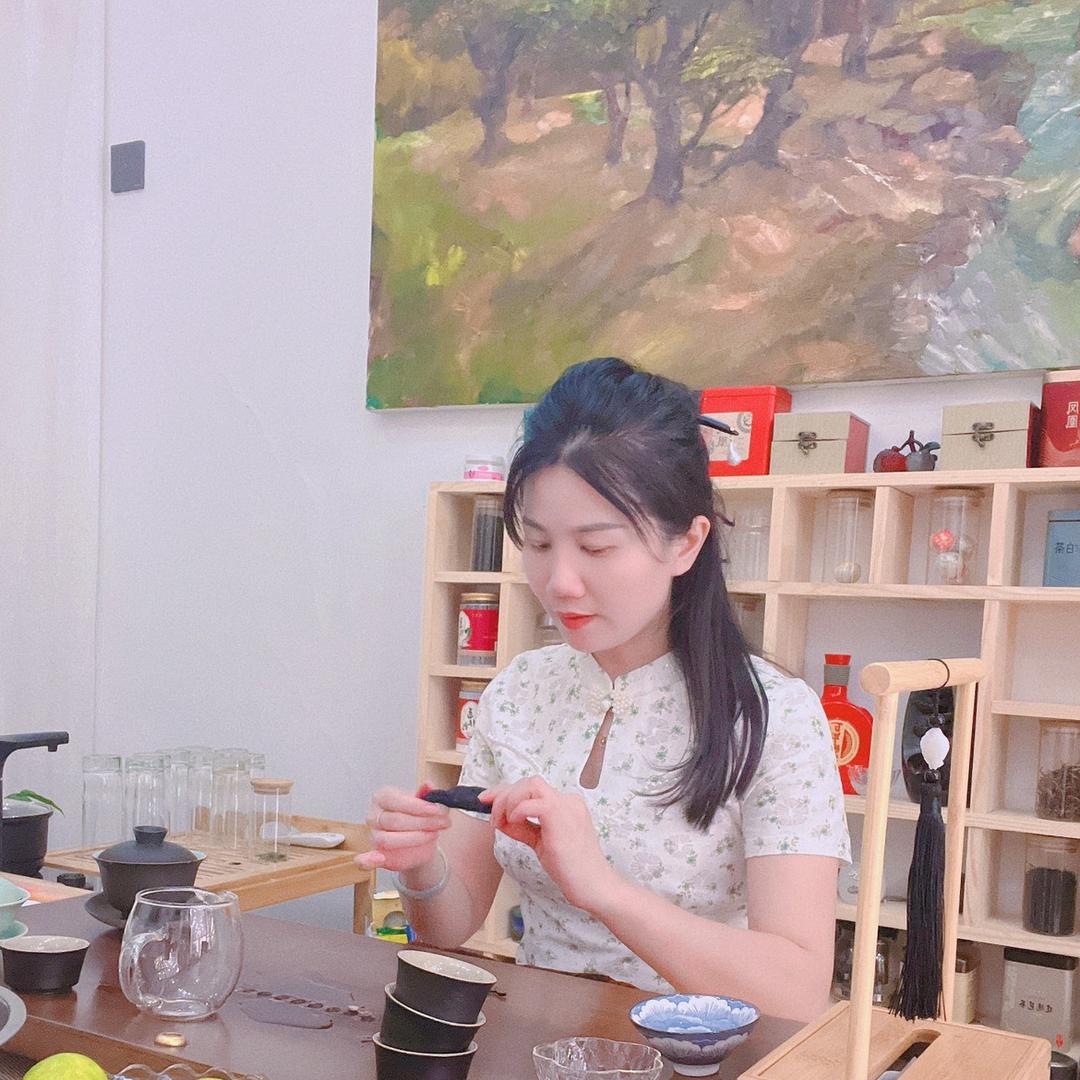 含笑半步癫