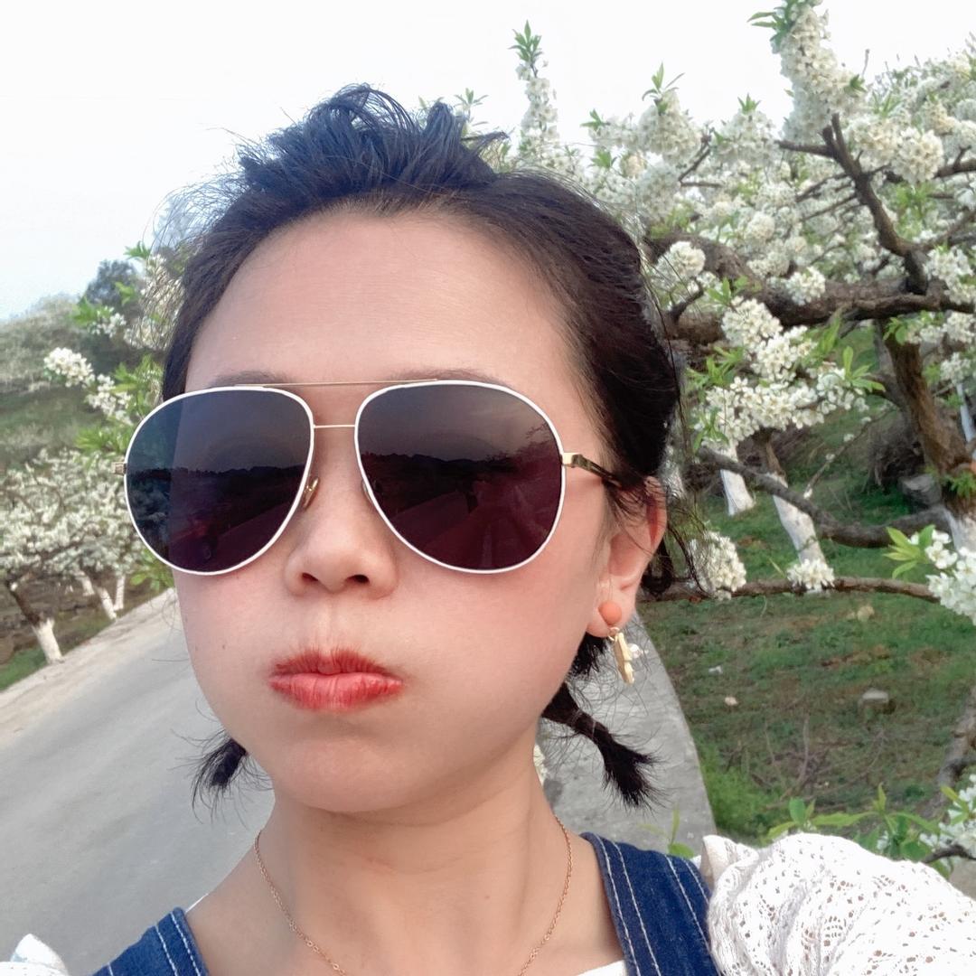 ^_^荷包鼓鼓“何”女士🍀