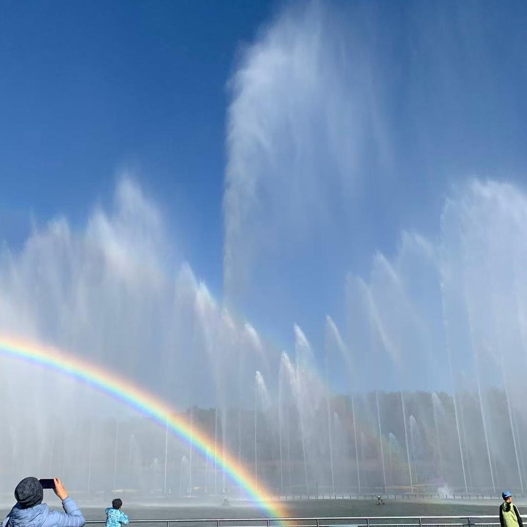 满山红叶🎤小号、喜欢唱歌🌹