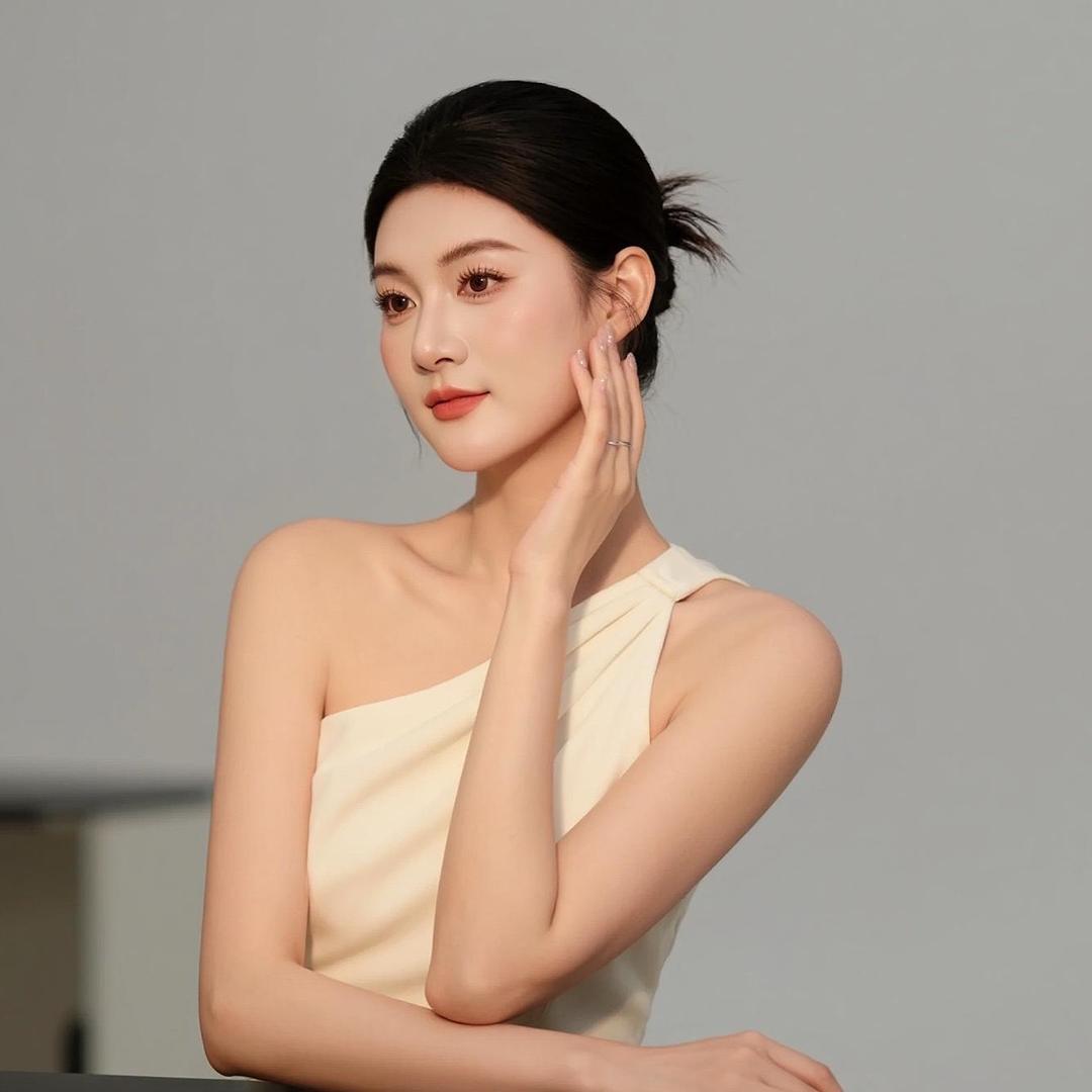 青春疼痛文学女主角