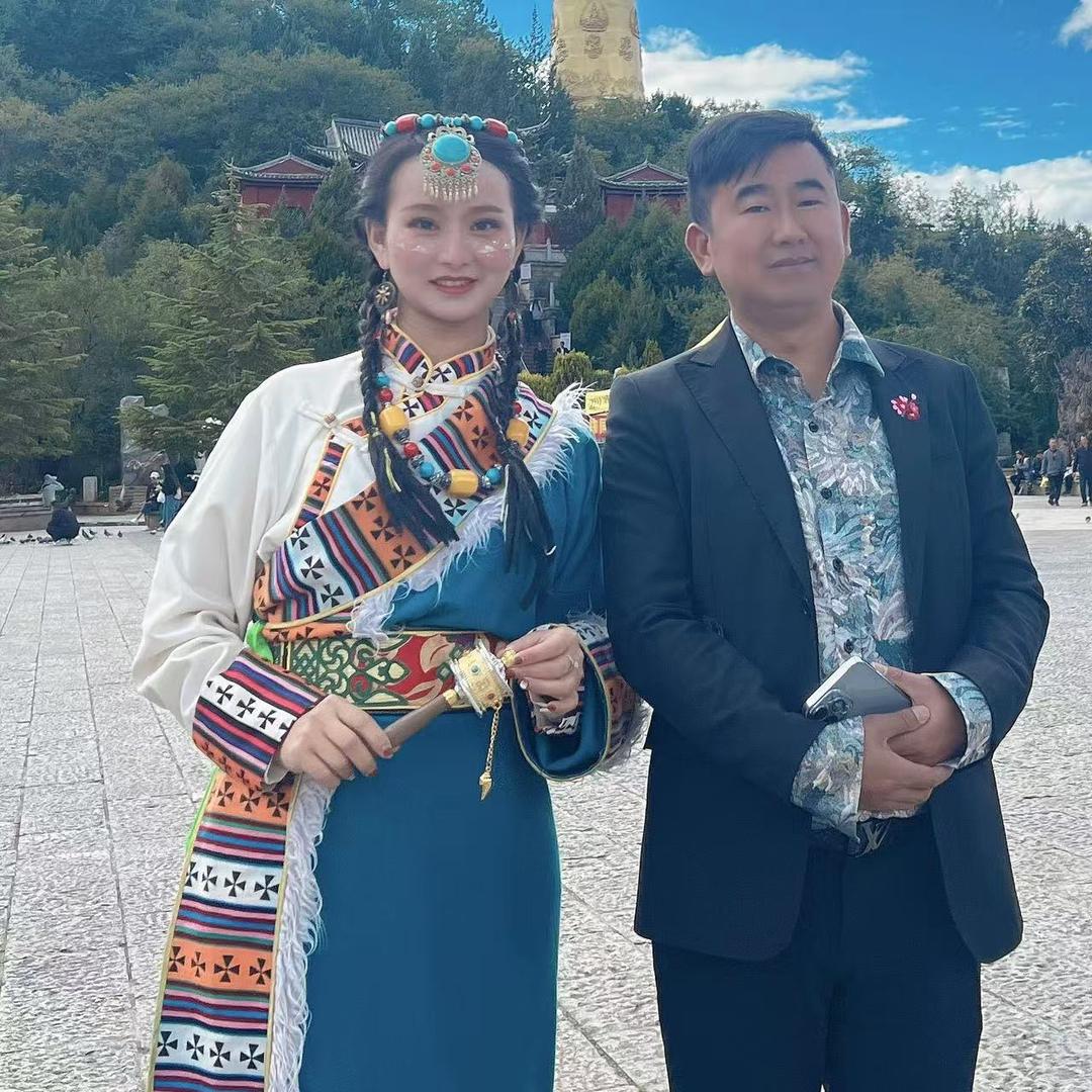 小羽毛 (社会团一姐)
